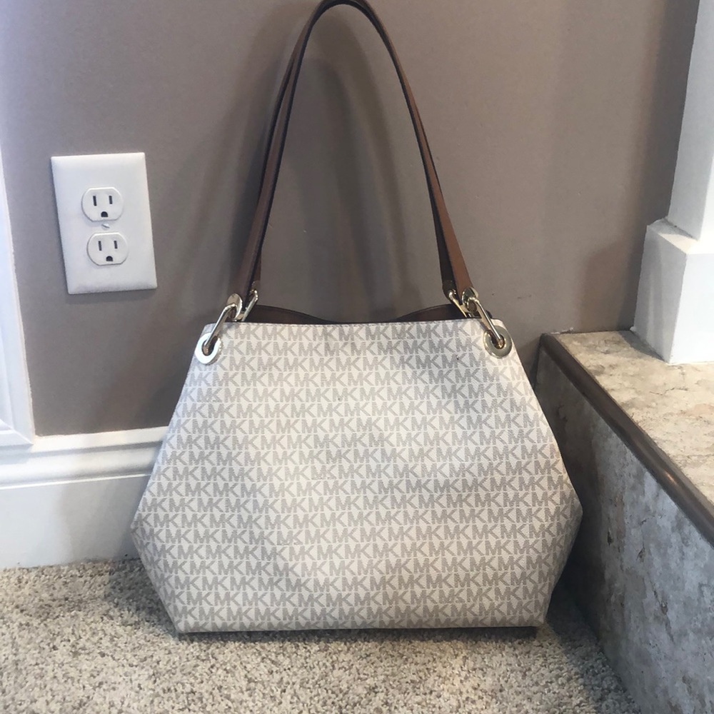 Michale kors purse - Picture 5 of 5